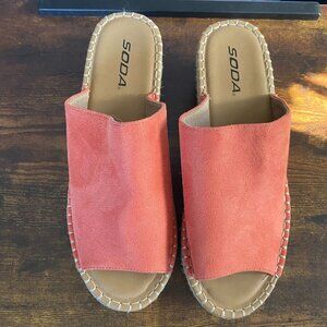 NEW Soda Coral Faux-Suede Espadrille Platform Sandals Size 10 NWOT